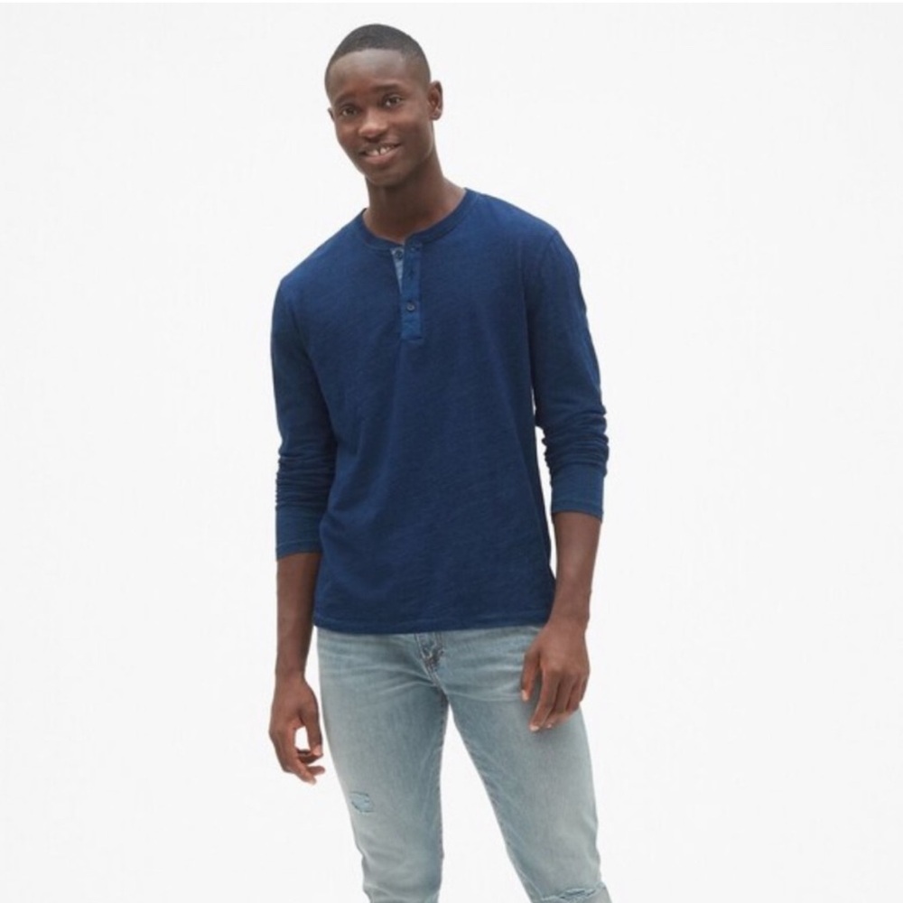 Banana republic Men's Blue Henley Shirt